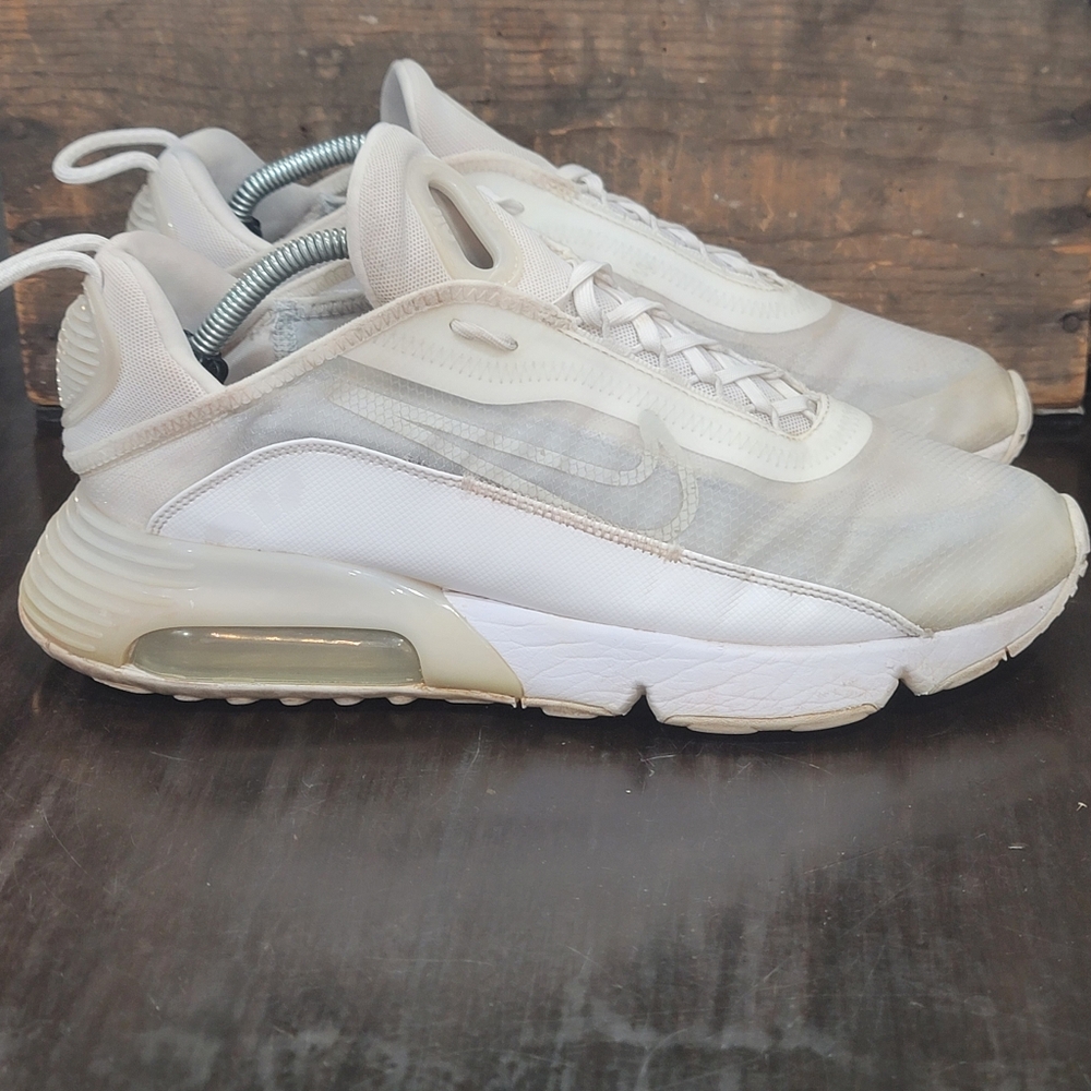 Nike Air Max 2090 "Triple White" or Was. Mens 10.5 Same Day Shipping